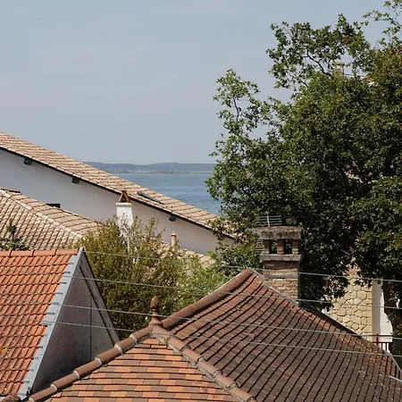 Appartement à 50 M De La *